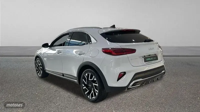 Usado Kia XCeed 141 CV (103 kW) 2024 Blanco SUV