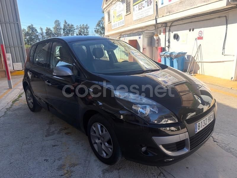 Usado Renault Scénic III Authentique 95 CV (69 kW) 2012 Negro Monovolumen