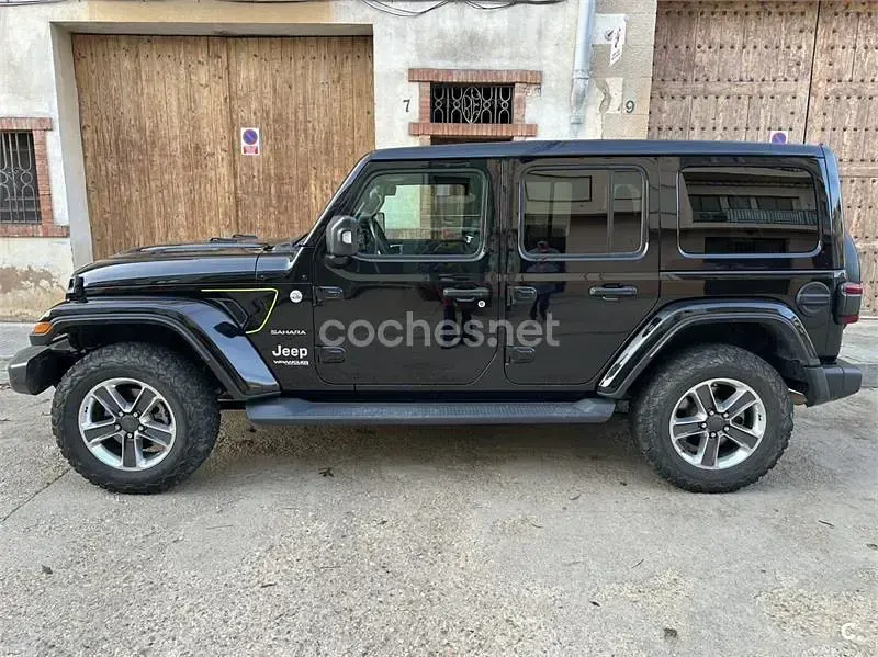 Usado Jeep Wrangler Sahara 200 CV (147 kW) 2020 Negro SUV