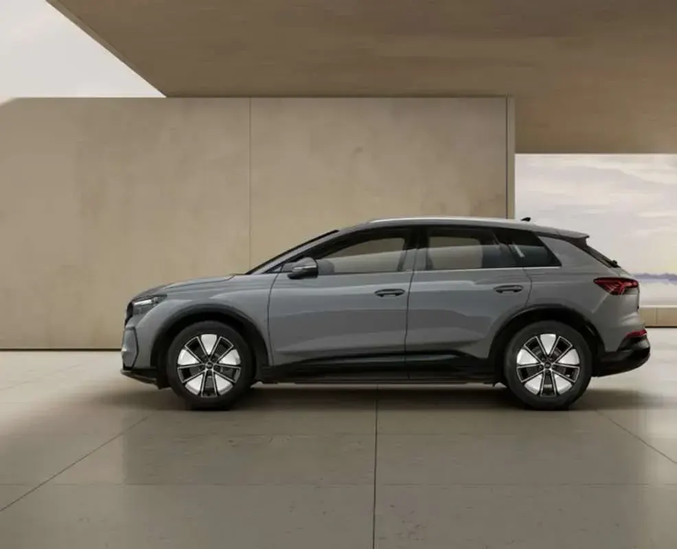 Nuevo Audi Q4 e-tron Business 150 kW (204 CV) 2026 Gris SUV