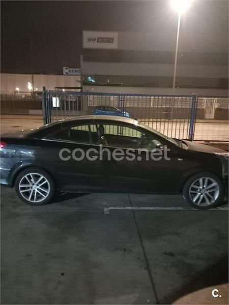 Negro Usado 2006 Opel Astra Cabriolet Cosmo Descapotable | 1100 € - Imagen 1/4