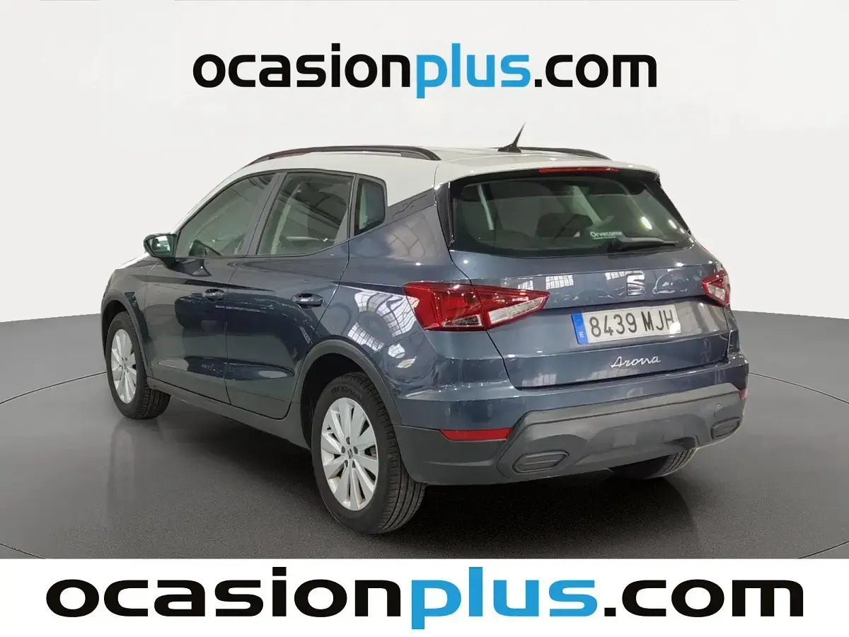 Usado Seat Arona Style 110 CV (80 kW) 2023 Gris SUV