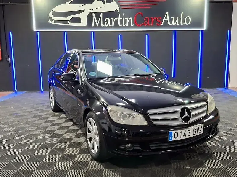 Usado Mercedes C180 Avantgarde 156 CV (114 kW) 2010 Negro Berlina