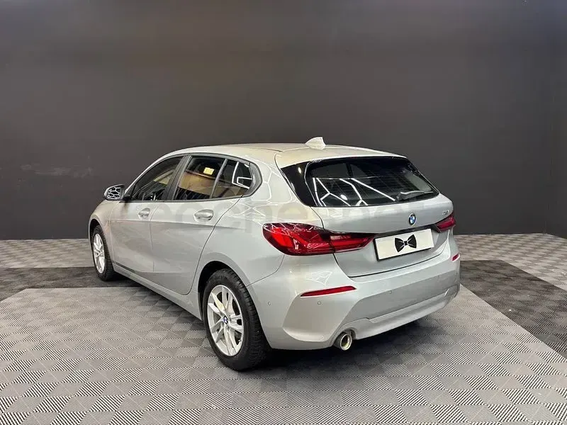 Usado BMW 118 136 CV (100 kW) 2021 Gris / plata Utilitario