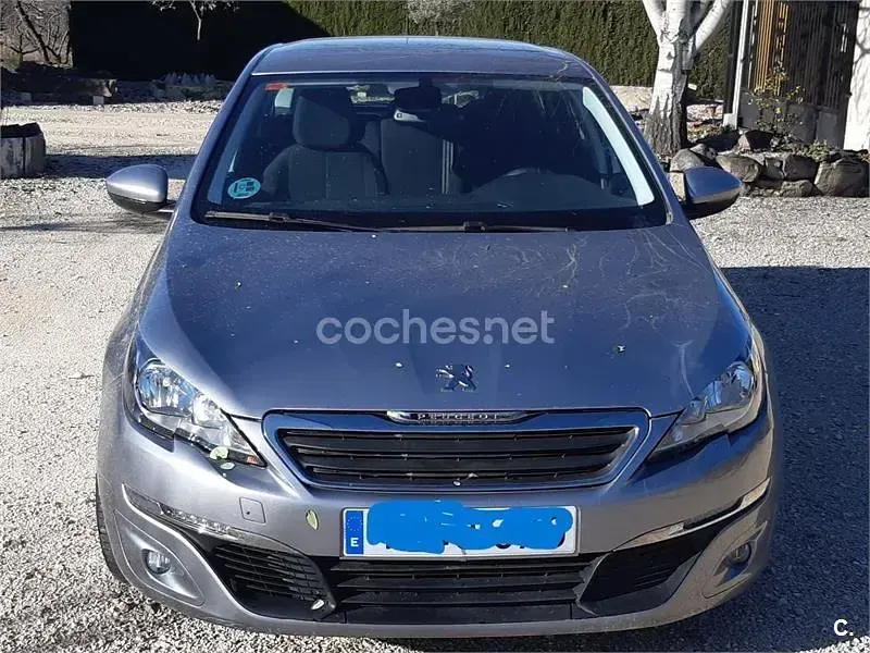 Usado Peugeot 308 SW Active 120 CV (88 kW) 2017 Gris / plata Familiar