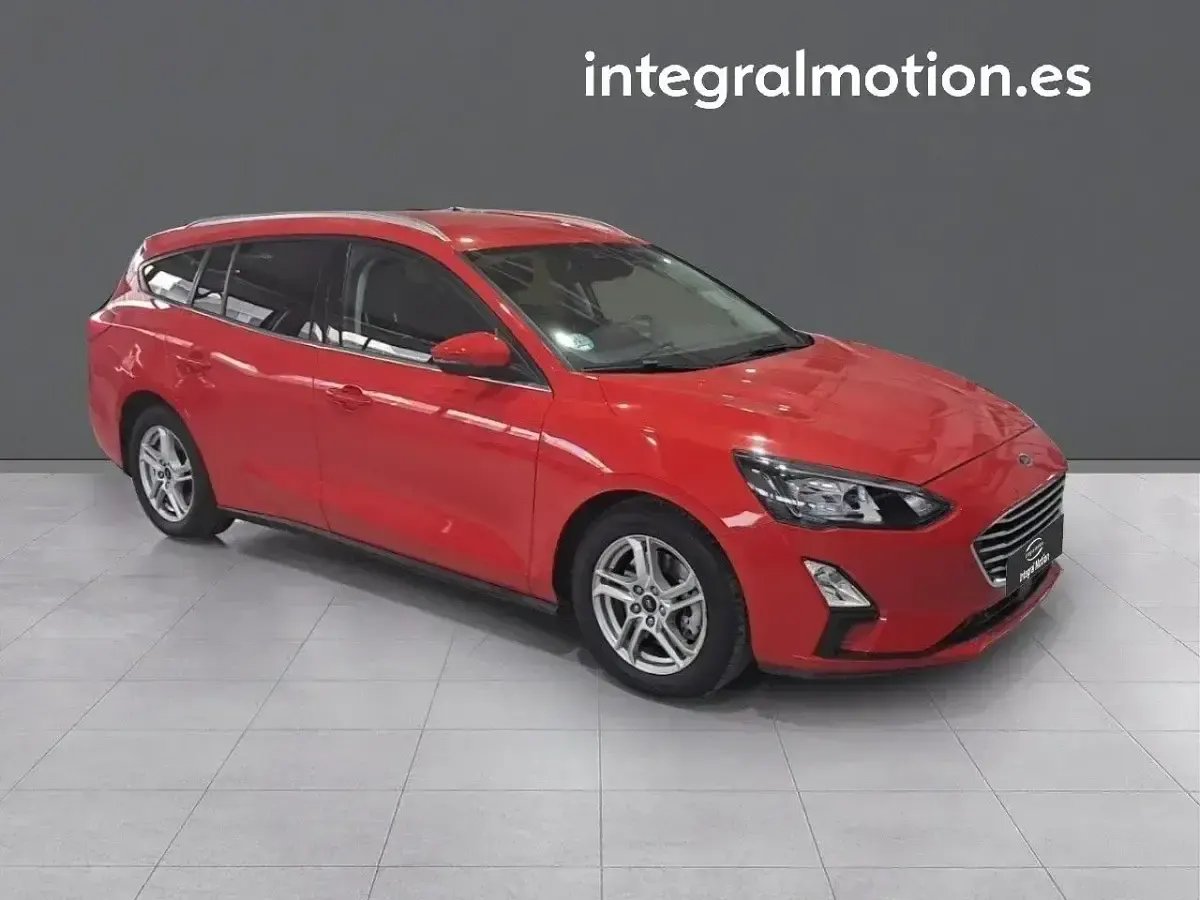 Usado Ford Focus Trend+ 119 CV (87 kW) 2022 Rojo
