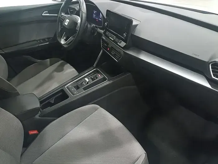 Usado Seat Leon Style 116 CV (85 kW) 2025 Blanco
