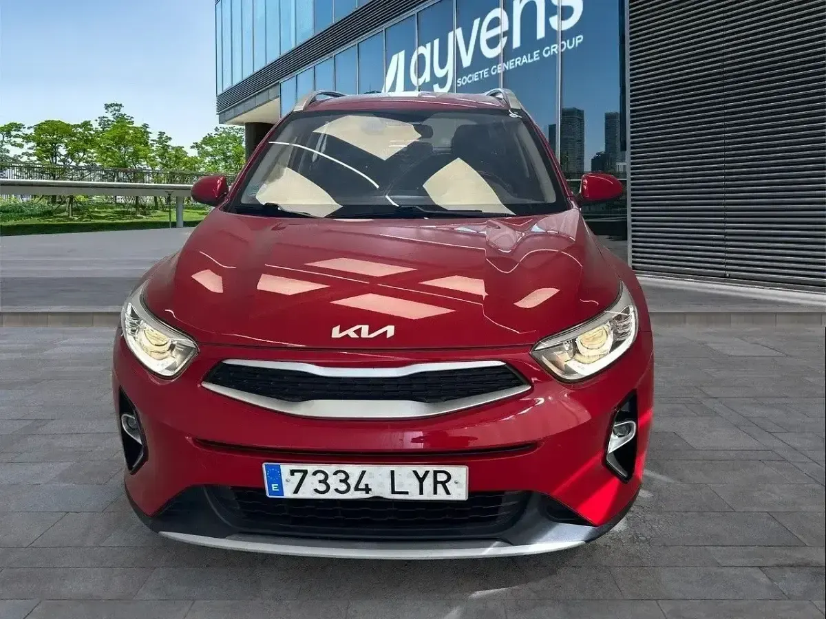 Usado Kia Stonic 84 CV (61 kW) 2022 Rojo SUV