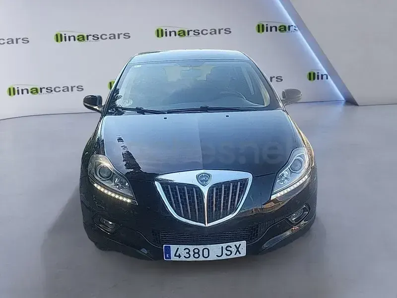 Usado Lancia Delta 165 CV (121 kW) 2009 Negro Utilitario