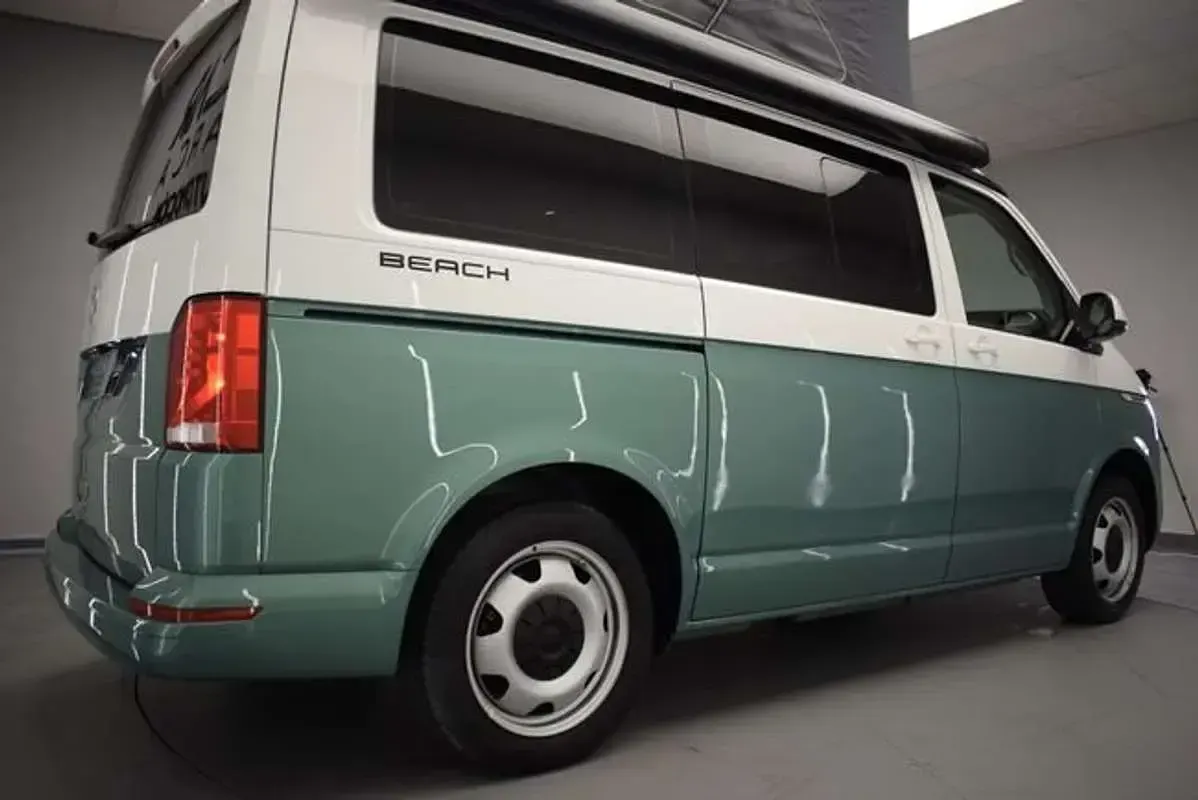 Usado VW California Beach 150 CV (110 kW) 2020 Verde Van