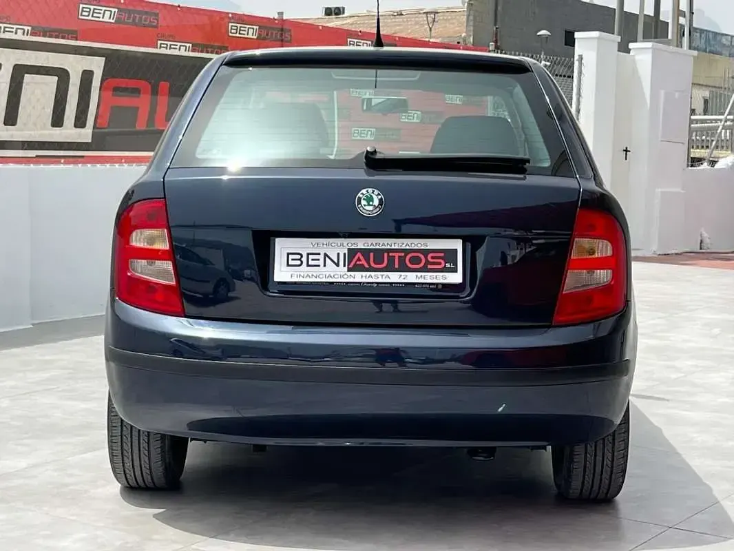 Usado Skoda Fabia Classic 60 CV (44 kW) 2000 Azul Utilitario
