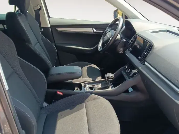 Usado Skoda Karoq Selection 150 CV (110 kW) 2025 Gris SUV