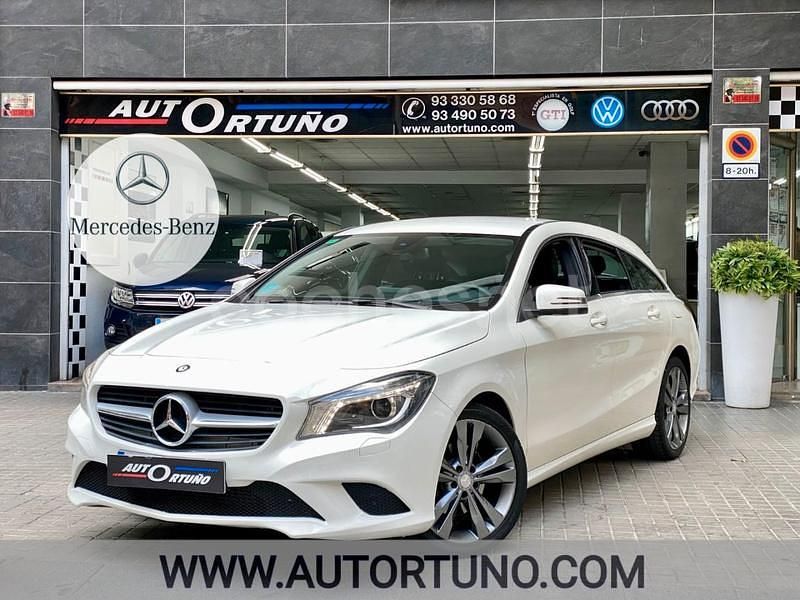 Blanco Usado 2015 Mercedes CLA200 Shooting Brake Urban Familiar | 17.995 € (Precio justo) - Imagen 1/4