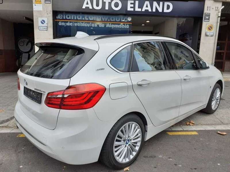 Blanco Usado 2017 BMW 225 Active Tourer iPerformance Monovolumen | 23.900 € - Imagen 1/4