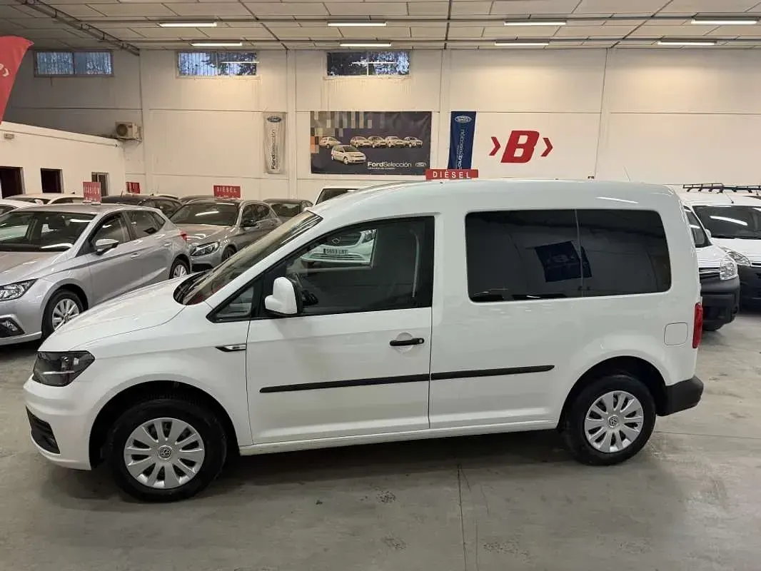 Usado VW Caddy 75 CV (55 kW) 2019 Blanco Monovolumen