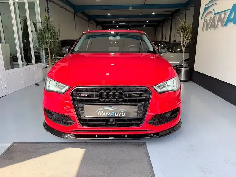 Usado Audi S3 Sport 300 CV (220 kW) 2014 Rojo Berlina