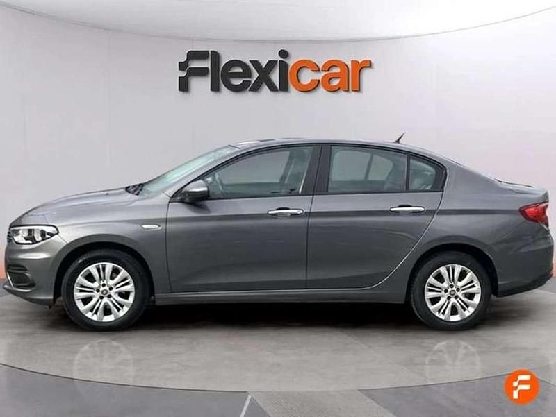 Usado Fiat Tipo Easy 95 CV (69 kW) 2018 Gris Berlina
