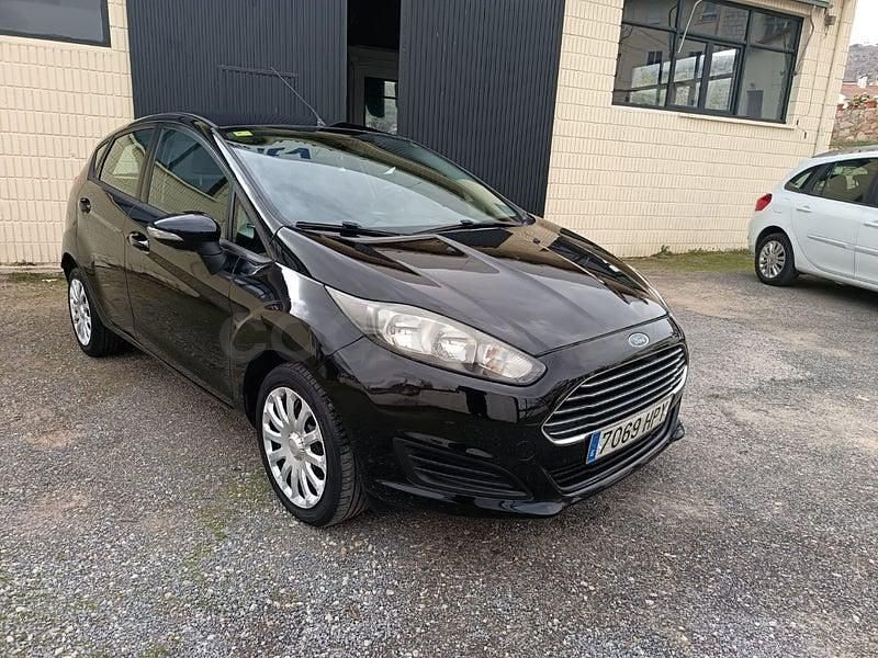 Usado Ford Fiesta Trend 75 CV (55 kW) 2013 Negro Utilitario