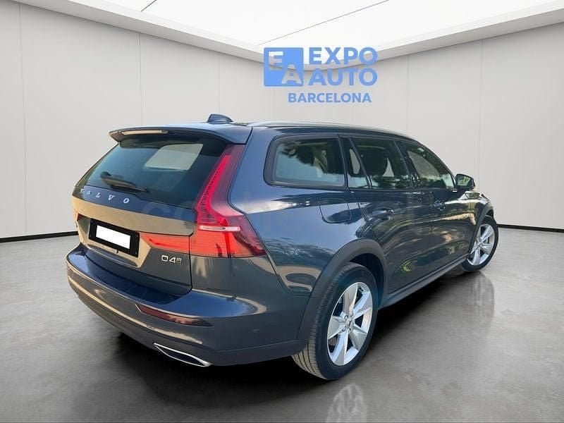Usado Volvo V60 CC 190 CV (139 kW) 2019 Gris / plata Familiar