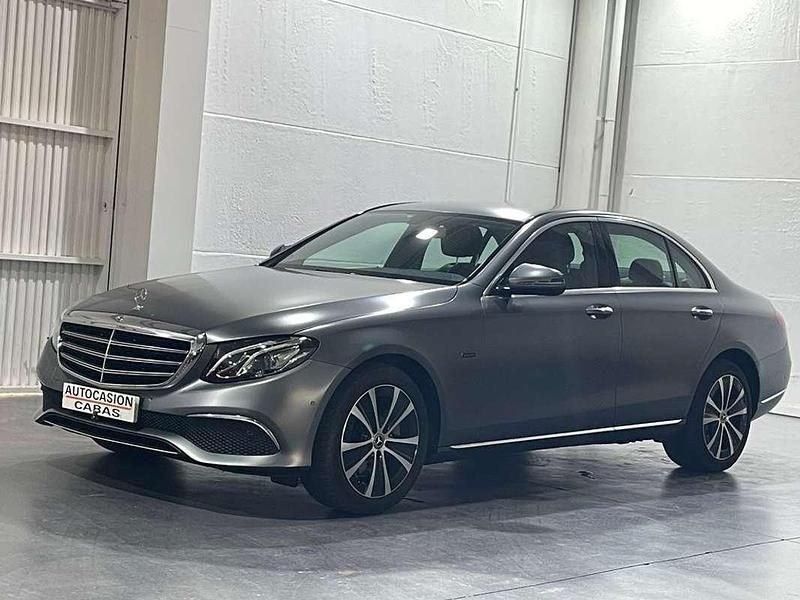 Usado Mercedes E300 320 CV (235 kW) 2020 Gris Berlina
