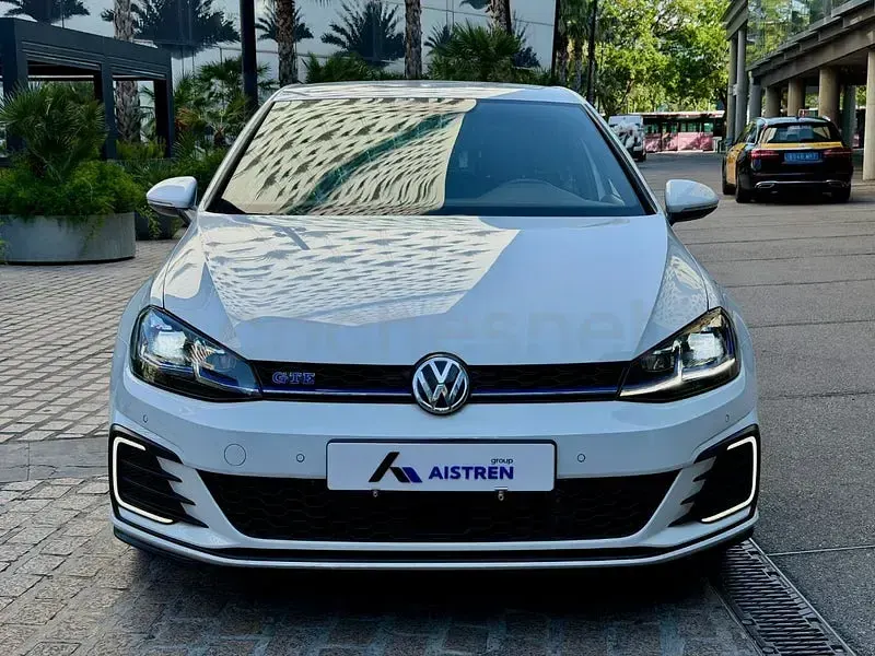 Usado VW Golf VII GTE 204 CV (150 kW) 2020 Blanco Berlina