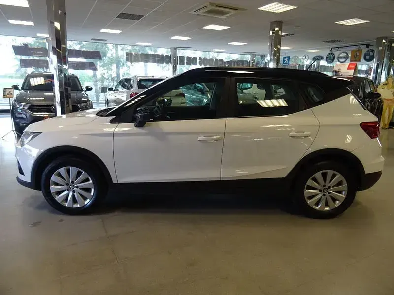 Usado Seat Arona Style 110 CV (80 kW) 2021 Blanco SUV