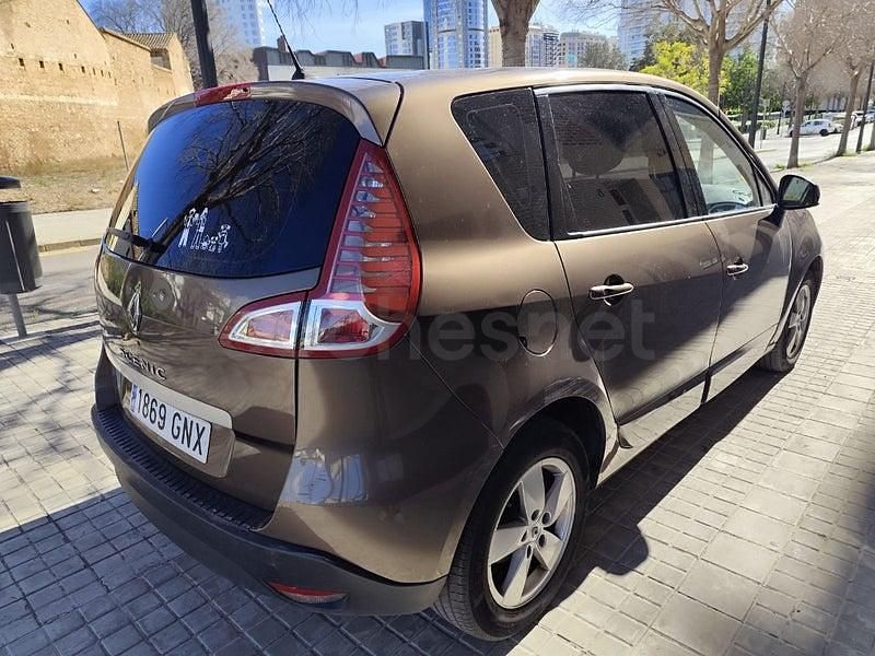 Usado Renault Scénic III Dynamique 130 CV (95 kW) 2010 Beige Monovolumen