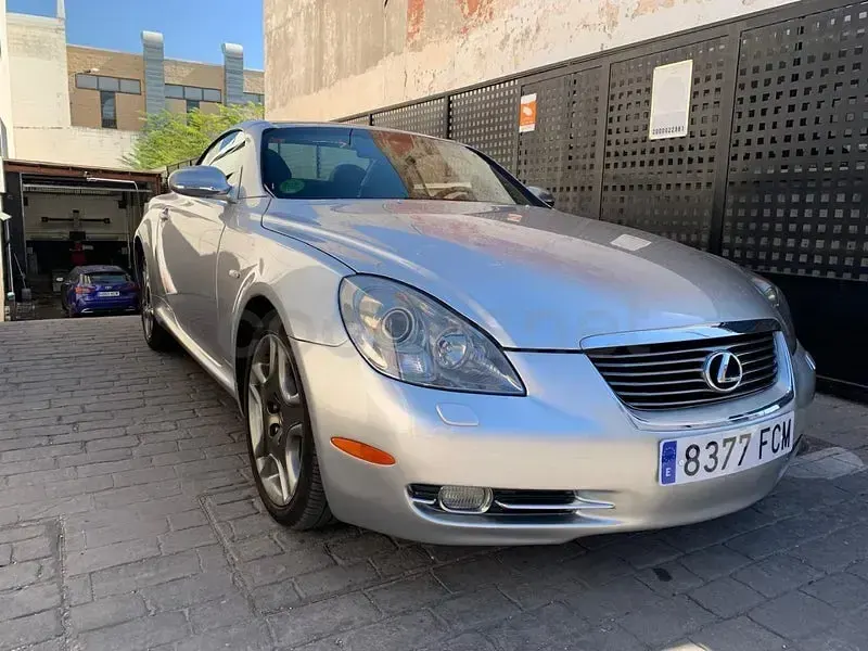 Usado Lexus SC430 286 CV (210 kW) 2007 Gris / plata Descapotable