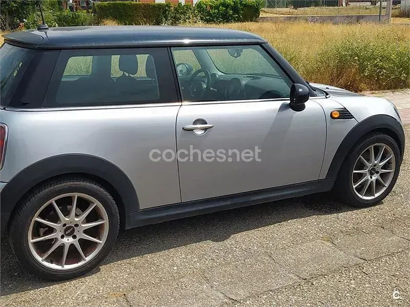 Usado Mini Cooper 120 CV (88 kW) 2007 Gris / plata Utilitario