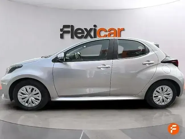Käytetty Toyota Yaris Hybrid Business Edition 116 HP (85 kW) 2025 Harmaa