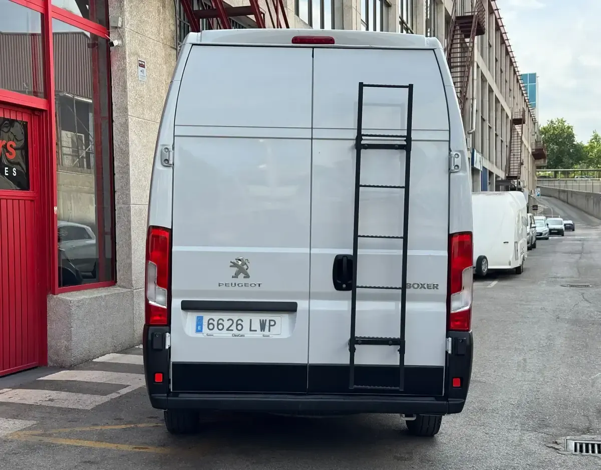 Usado Peugeot Boxer S 140 CV (102 kW) 2022 Blanco Van
