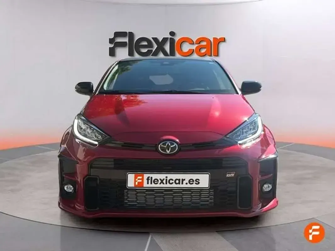 Usado Toyota Yaris 261 CV (191 kW) 2022 Rojo Utilitario
