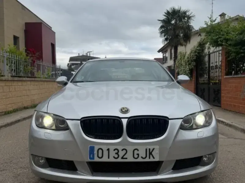 Usado BMW 330 245 CV (180 kW) 2009 Gris / plata Coupe
