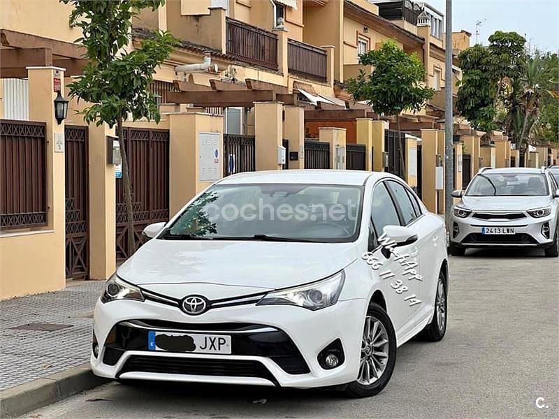 Blanco Usado 2017 Toyota Avensis Advance Familiar | 12.700 € (Precio justo) - Imagen 1/4