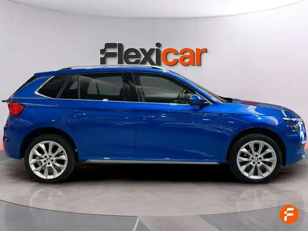 Usado Skoda Kamiq Ambition 110 CV (80 kW) 2022 Azul SUV