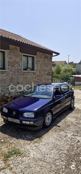 Usado VW Golf III 90 CV (66 kW) 1995 Violeta / lila Berlina