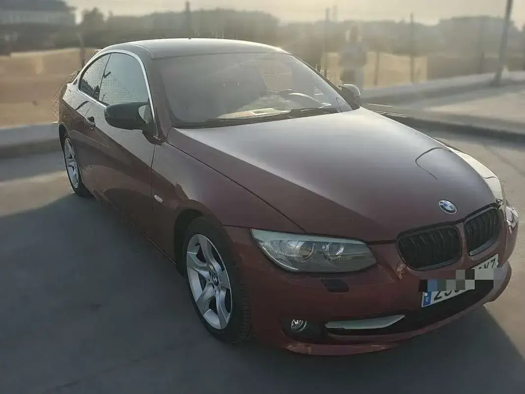 Usado BMW 325 Cabriolet 218 CV (160 kW) 2010 Burdeos Descapotable
