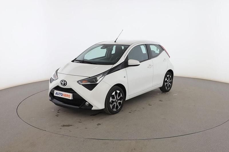 Blanco Usado 2021 Toyota Aygo X-play Utilitario | 11.999 € (Precio justo) - Imagen 1/3