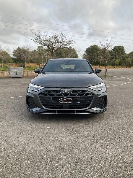Usado Audi A3 Ambiente 150 CV (110 kW) 2025 Gris / plata Berlina
