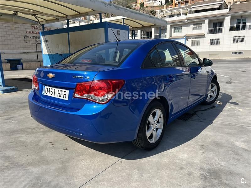 Usado Chevrolet Cruze LS 124 CV (91 kW) 2011 Azul Berlina