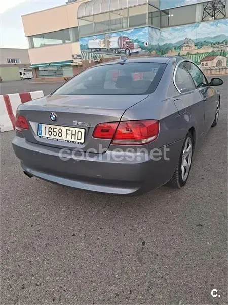 Usado BMW 325 218 CV (160 kW) 2006 Gris / plata Coupe