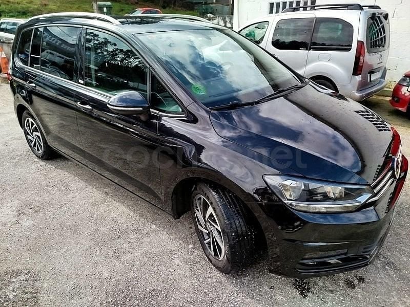 Usado VW Touran Sportline 115 CV (84 kW) 2018 Negro Monovolumen