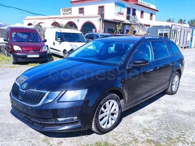 Usado Skoda Octavia Ambition 115 CV (84 kW) 2020 Negro Familiar
