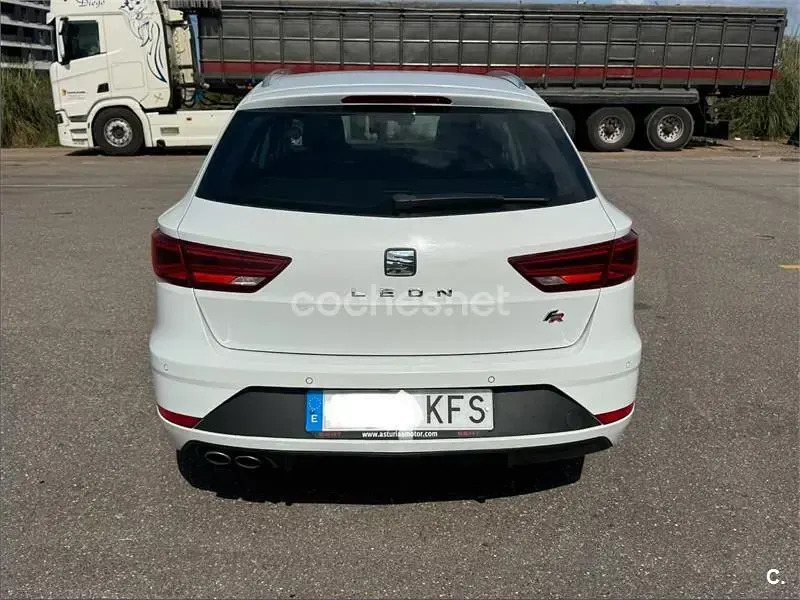 Usado Seat Leon ST FR 150 CV (110 kW) 2017 Blanco Familiar