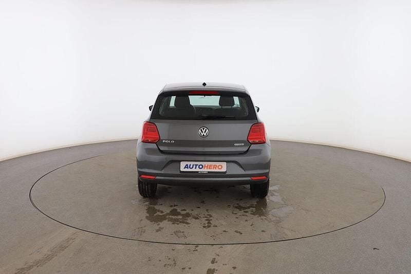 Usado VW Polo 75 CV (55 kW) 2015 Gris Utilitario