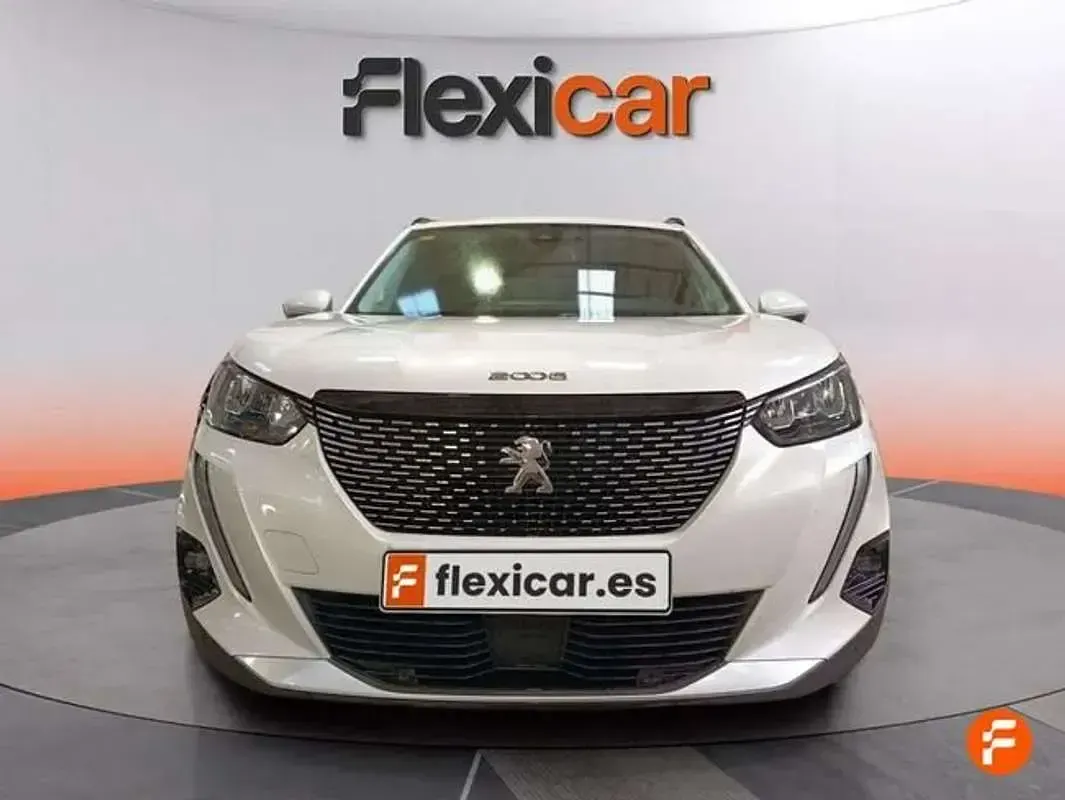Usado Peugeot 2008 Allure 131 CV (96 kW) 2020 Blanco SUV