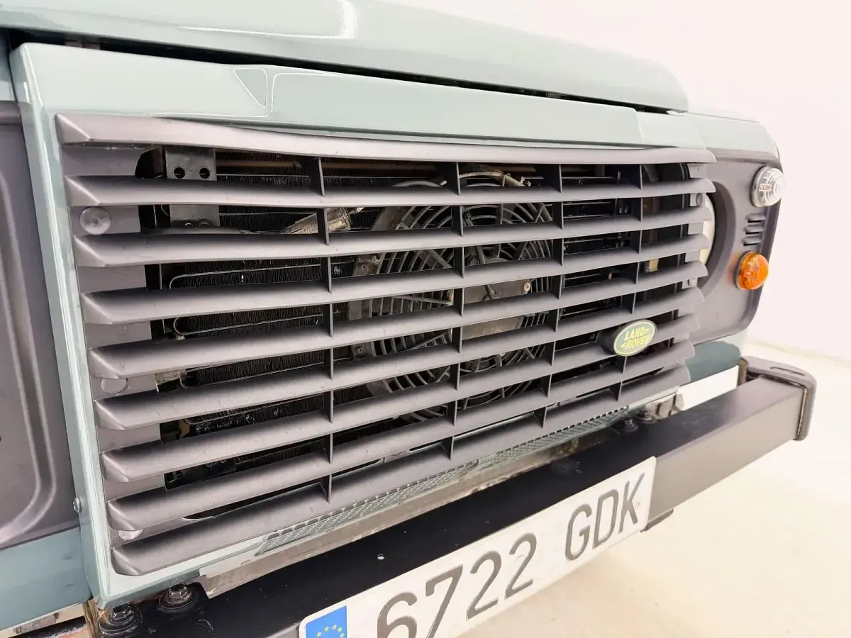 Usado Land Rover Defender 122 CV (89 kW) 2008 Familiar