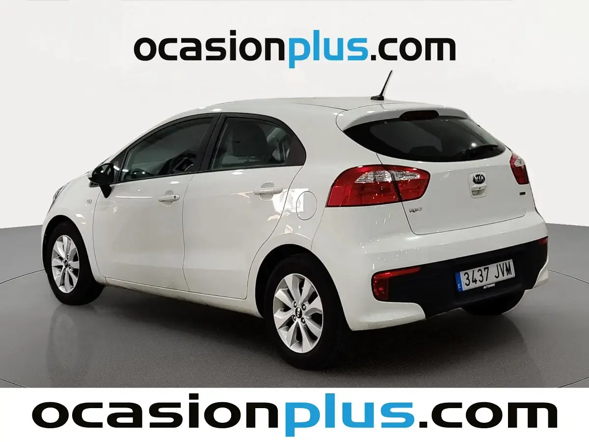 Usado Kia Rio 75 CV (55 kW) 2016 Blanco Utilitario