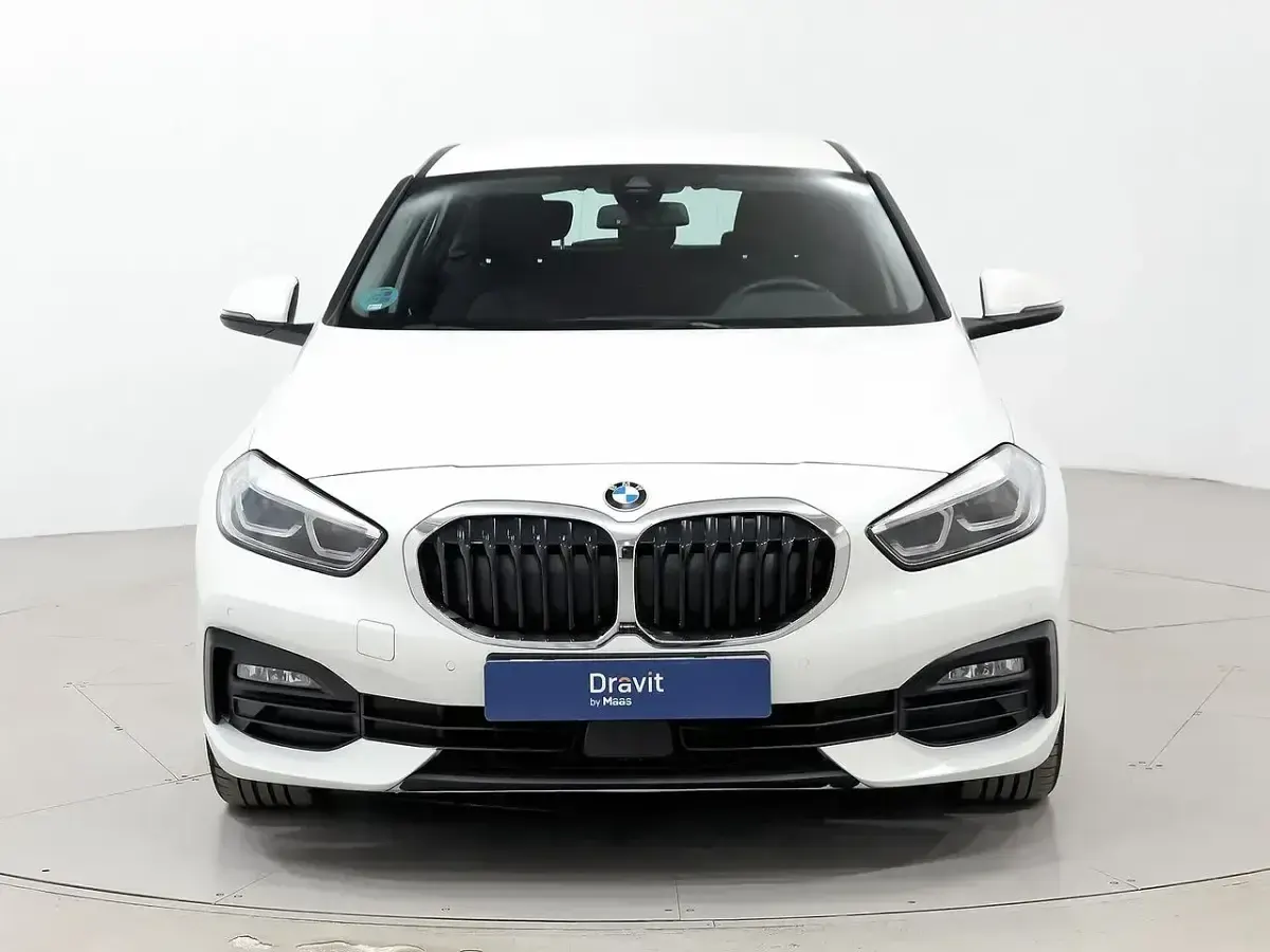 Usado BMW 118 Comfort Edition 136 CV (100 kW) 2024 Blanco Berlina