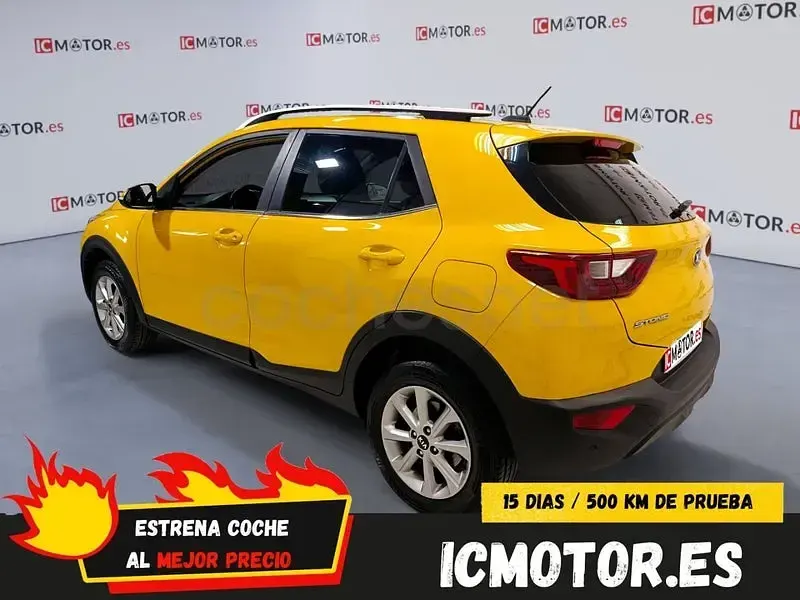 Usado Kia Stonic 84 CV (61 kW) 2018 Amarillo SUV